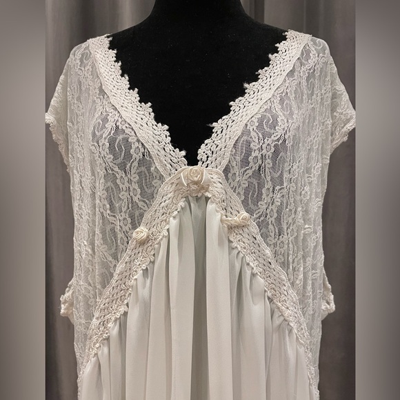 Amoureuse plus size nightgown - Picture 2 of 11